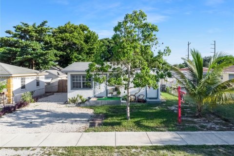 Commercial property in Hollywood, Florida 198.44 sq.m. № 1888313 - photo 23