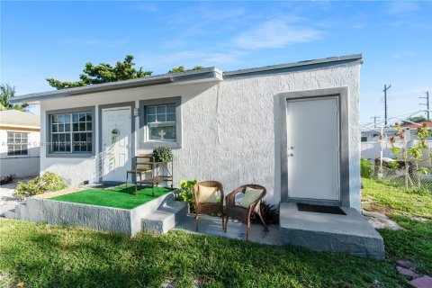 Commercial property in Hollywood, Florida 198.44 sq.m. № 1888313 - photo 24
