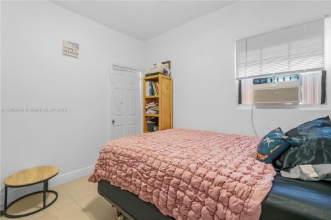 Commercial property in Hollywood, Florida 198.44 sq.m. № 1888313 - photo 17