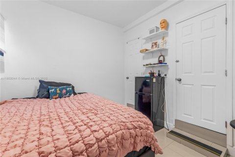 Commercial property in Hollywood, Florida 198.44 sq.m. № 1888313 - photo 16