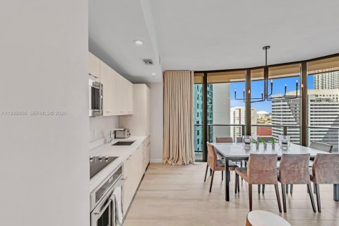 Condominio en venta en Miami, Florida, 2 dormitorios, 73.21 m2 № 1996055 - foto 3