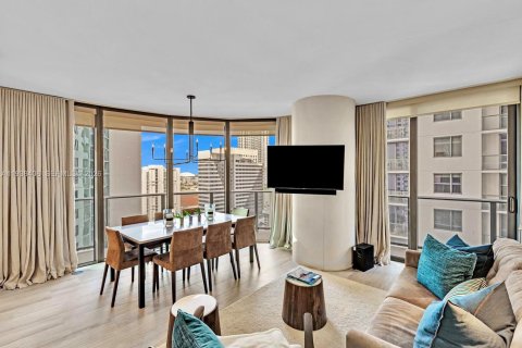 Condominio en Miami, Florida, 2 dormitorios  № 1996055