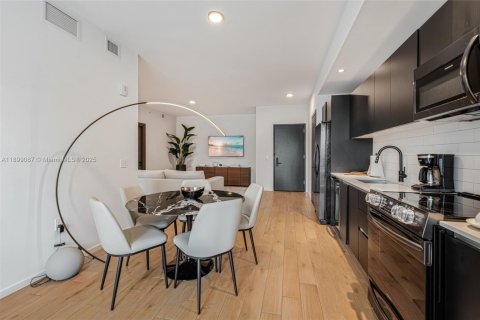 Купить кондоминиум в Майами, Флорида 2 спальни, 96.9м2, № 2154780 - фото 11