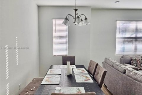 Снять в аренду таунхаус в Орландо, Флорида 3 спальни, № 2066599 - фото 6