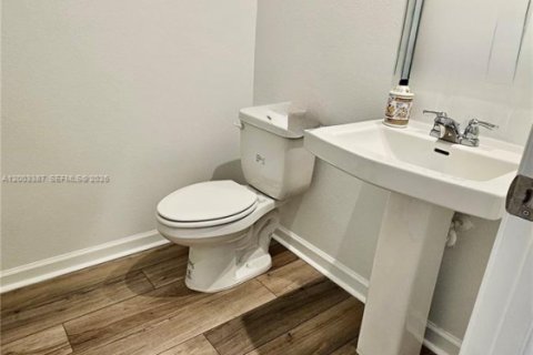 Снять в аренду таунхаус в Орландо, Флорида 3 спальни, № 2066599 - фото 7