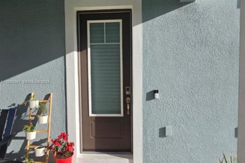 Снять в аренду таунхаус в Орландо, Флорида 3 спальни, № 2066599 - фото 15