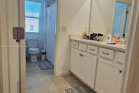 Снять в аренду таунхаус в Орландо, Флорида 3 спальни, № 2066599 - фото 14