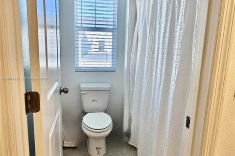 Снять в аренду таунхаус в Орландо, Флорида 3 спальни, № 2066599 - фото 10