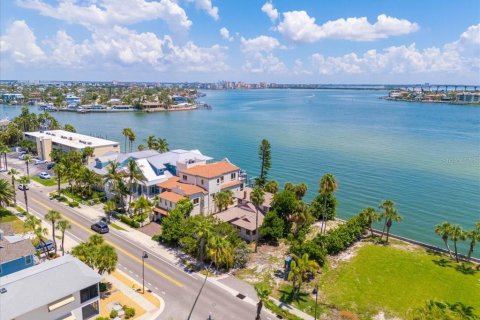 Terreno en venta en Saint Pete Beach, Florida № 1918496 - foto 10