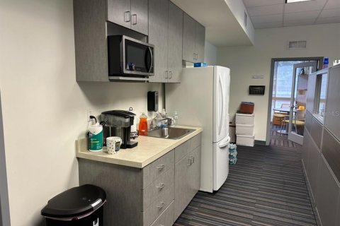 Propiedad comercial en alquiler en Gainesville, Florida, 507.99 m2 № 1422470 - foto 13