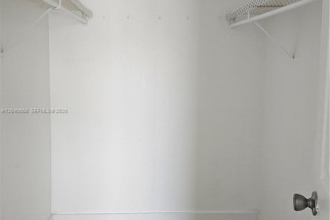 Copropriété à louer à Hialeah, Floride: 2 chambres, 92.53 m2 № 2180747 - photo 17