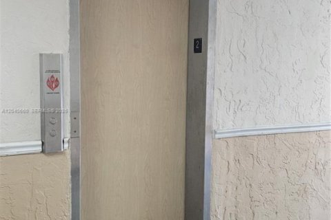 Copropriété à louer à Hialeah, Floride: 2 chambres, 92.53 m2 № 2180747 - photo 24