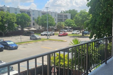 Copropriété à louer à Hialeah, Floride: 2 chambres, 92.53 m2 № 2180747 - photo 21