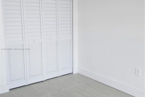 Copropriété à louer à Hialeah, Floride: 2 chambres, 92.53 m2 № 2180747 - photo 13