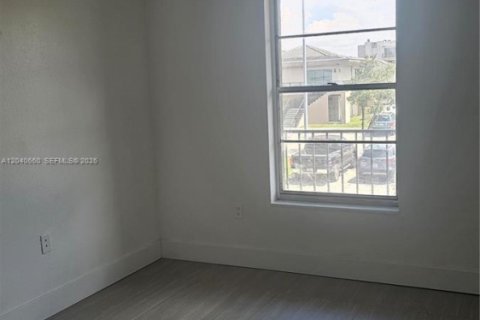 Copropriété à louer à Hialeah, Floride: 2 chambres, 92.53 m2 № 2180747 - photo 12