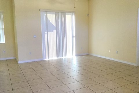 Casa en alquiler en Kissimmee, Florida, 3 dormitorios, 115.94 m2 № 1829590 - foto 3