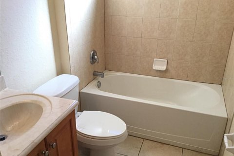 Casa en alquiler en Kissimmee, Florida, 3 dormitorios, 115.94 m2 № 1829590 - foto 13