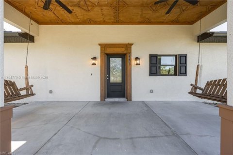 House in LaBelle, Florida 5 bedrooms, 285.21 sq.m. № 1715674 - photo 4