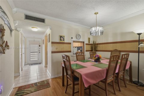 Condominio en venta en Tamarac, Florida, 2 dormitorios, 81.75 m2 № 2090547 - foto 12