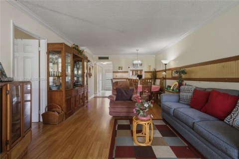 Condominio en venta en Tamarac, Florida, 2 dormitorios, 81.75 m2 № 2090547 - foto 11