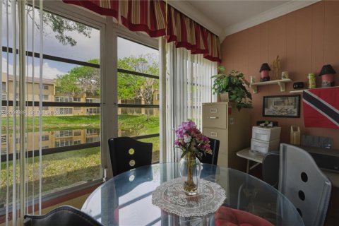 Condominio en venta en Tamarac, Florida, 2 dormitorios, 81.75 m2 № 2090547 - foto 5