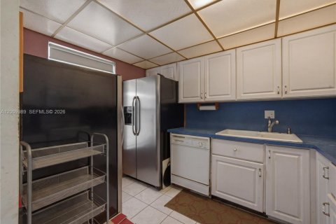 Condominio en venta en Tamarac, Florida, 2 dormitorios, 81.75 m2 № 2090547 - foto 13