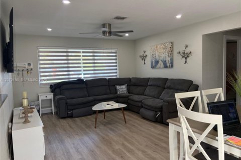 Villa ou maison à vendre à Pembroke Pines, Floride: 2 chambres, 83.33 m2 № 2307187 - photo 30