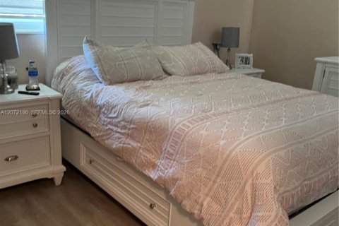 Casa en venta en Pembroke Pines, Florida, 2 dormitorios, 83.33 m2 № 2307187 - foto 21