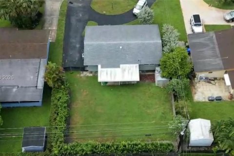 Casa en venta en Pembroke Pines, Florida, 2 dormitorios, 83.33 m2 № 2307187 - foto 24