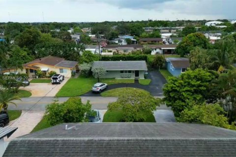 Casa en venta en Pembroke Pines, Florida, 2 dormitorios, 83.33 m2 № 2307187 - foto 27