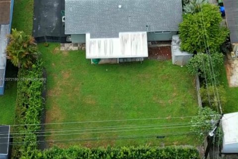 Casa en venta en Pembroke Pines, Florida, 2 dormitorios, 83.33 m2 № 2307187 - foto 25