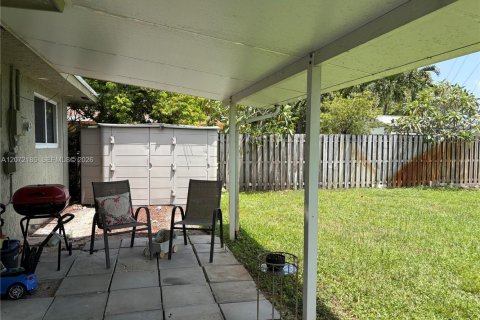 Casa en venta en Pembroke Pines, Florida, 2 dormitorios, 83.33 m2 № 2307187 - foto 17