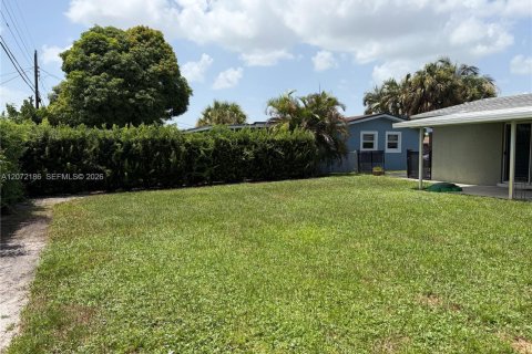 Casa en venta en Pembroke Pines, Florida, 2 dormitorios, 83.33 m2 № 2307187 - foto 18