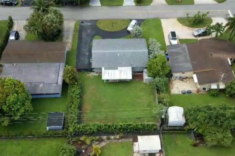 Casa en venta en Pembroke Pines, Florida, 2 dormitorios, 83.33 m2 № 2307187 - foto 23