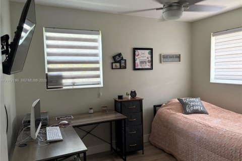 Casa en venta en Pembroke Pines, Florida, 2 dormitorios, 83.33 m2 № 2307187 - foto 12