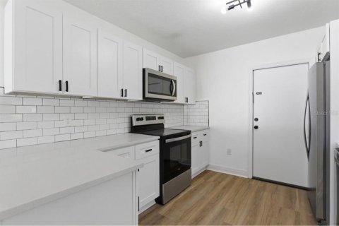 Casa en alquiler en Tampa, Florida, 2 dormitorios, 75.62 m2 № 2094143 - foto 4