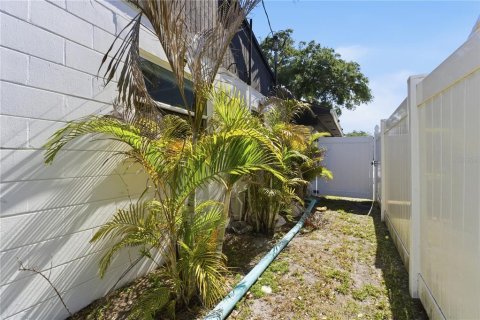 Casa en alquiler en Tampa, Florida, 2 dormitorios, 75.62 m2 № 2094143 - foto 22