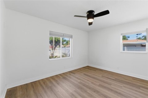 Casa en alquiler en Tampa, Florida, 2 dormitorios, 75.62 m2 № 2094143 - foto 11