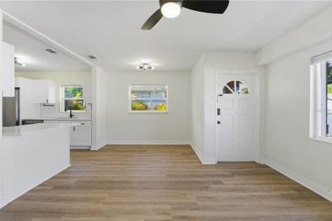 Casa en alquiler en Tampa, Florida, 2 dormitorios, 75.62 m2 № 2094143 - foto 20