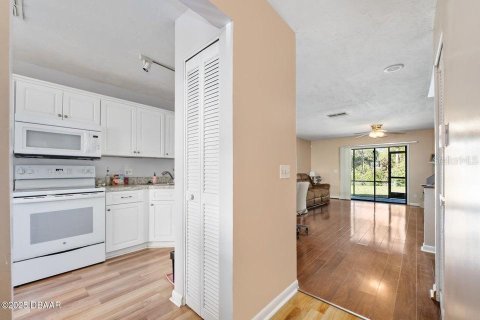 Condo in Ormond Beach, Florida, 3 bedrooms  № 1591852 - photo 6
