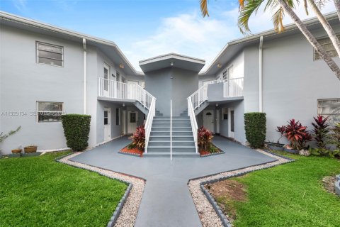 Condominio en venta en Miami, Florida, 2 dormitorios, 86.86 m2 № 2034436 - foto 15