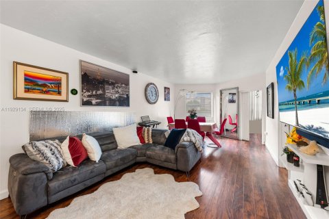 Condominio en venta en Miami, Florida, 2 dormitorios, 86.86 m2 № 2034436 - foto 3