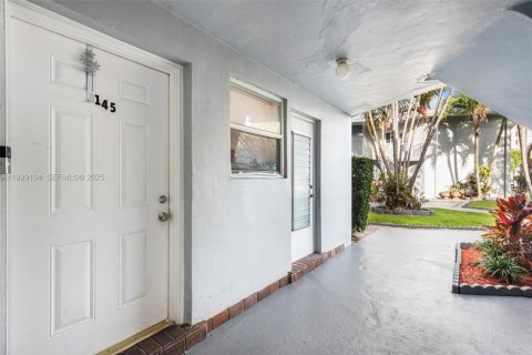 Condominio en venta en Miami, Florida, 2 dormitorios, 86.86 m2 № 2034436 - foto 14