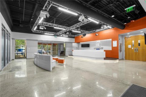 Immobilier commercial à louer à Gainesville, Floride: 2590.67 m2 № 2101996 - photo 3
