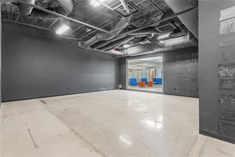 Immobilier commercial à louer à Gainesville, Floride: 2590.67 m2 № 2101996 - photo 17