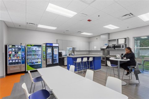 Immobilier commercial à louer à Gainesville, Floride: 2590.67 m2 № 2101996 - photo 8