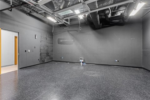 Immobilier commercial à louer à Gainesville, Floride: 2590.67 m2 № 2101996 - photo 19