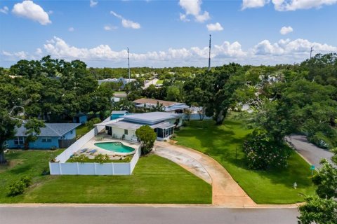 Casa en venta en Saint Petersburg, Florida, 2 dormitorios, 117.61 m2 № 1805018 - foto 2