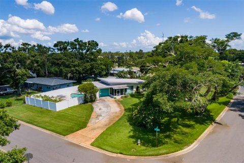 Casa en venta en Saint Petersburg, Florida, 2 dormitorios, 117.61 m2 № 1805018 - foto 1