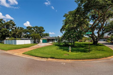 Casa en venta en Saint Petersburg, Florida, 2 dormitorios, 117.61 m2 № 1805018 - foto 3